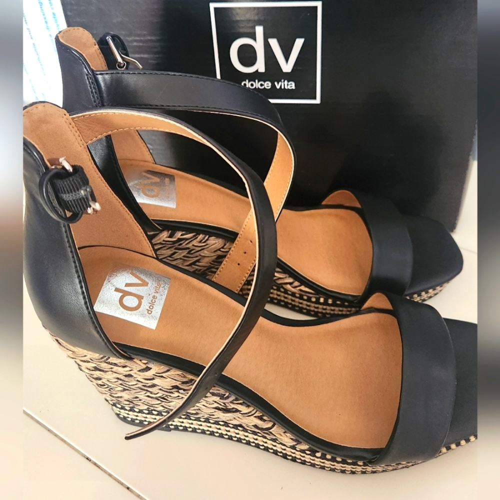 Dolce Vita Hamlet Black Wedge Sandal Size 9